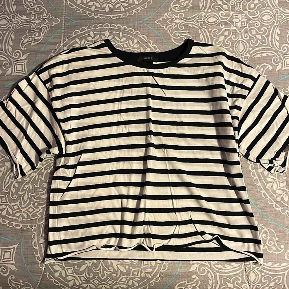 Forever 21 short sleeve shirt